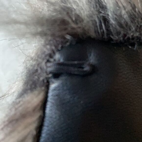 Vince Girls Dark Faux Fur Clip Closure Vest - Picture 5 of 7